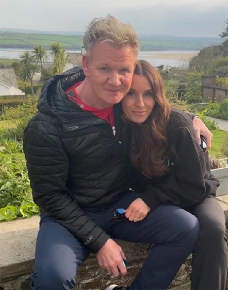 ‘Gençliğinde Julia Roberts’a benzerdi’… Ünlü şef 30 yıllık karısıyla mutluluğun tarifini de yazmıştı… Meğer onu arkadaşının elinden almış