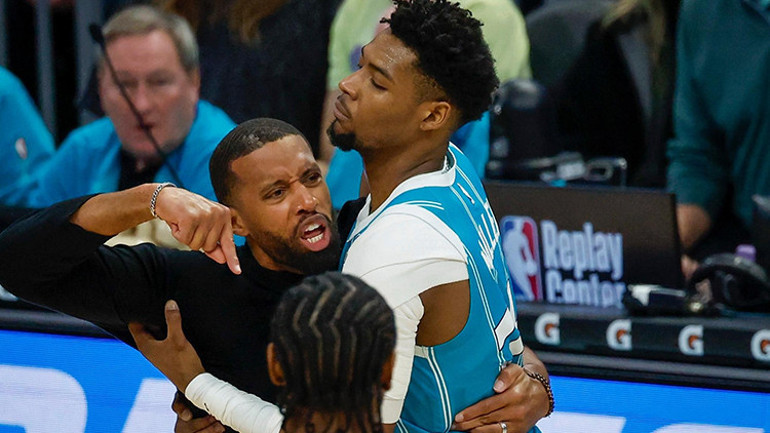  Yumruklar havada uçuştu