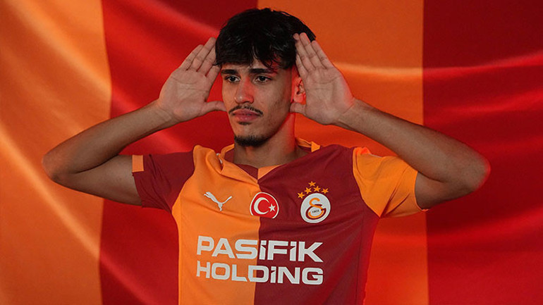 Okan Buruk’u mest etti Galatasarayın yeni transferinden şov