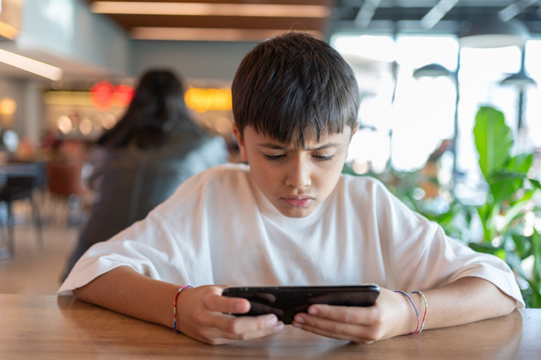 Çocuklara sosyal medya yasağı dünyaya yayılıyor Teknik olarak mümkün mü Uzman isim uyardı: Veri güvenliğine çok dikkat