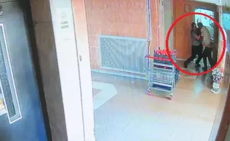 Pis sapık, lanet bir adamdı