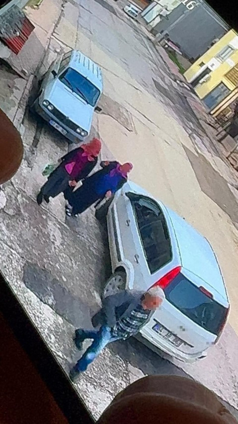  Yaşlı adamı 5 milyon 200 bin lirasını dolandırdılar | Kimliklerimize başkalarının fotoğrafını yapıştırmışlar