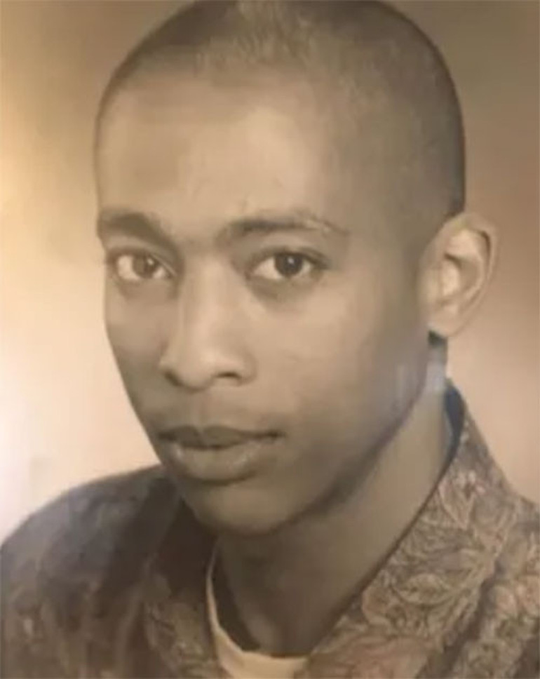 Bir zamanlar geleceği parlak bir çocuk oyuncuydu... Öylesine unutuldu ki ölümü bile aylar sonra duyuldu... Sessiz sedasız göçüp gitti