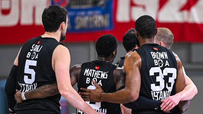 TBF ve Beşiktaştan Yunanistandaki ırkçı pankarta kınama Açık bir nefret söylemidir