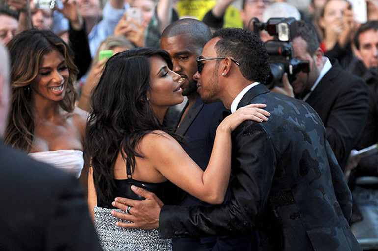 Bu aşkı sürpriz sanan yanıldı… Onun peşine aslında 10 yıl önce düşmüştü