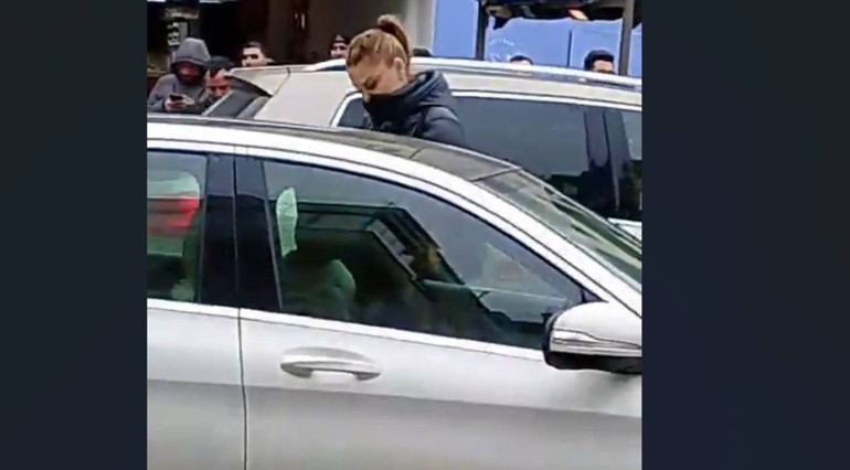  Bebekteki kadın hastaneye yatırıldı