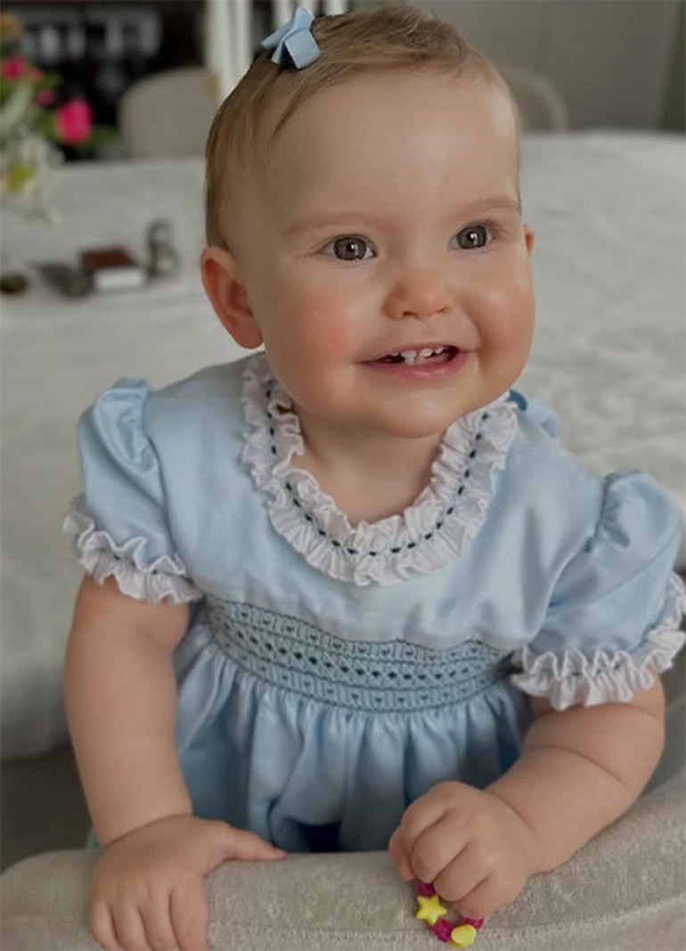 Gül yüzlü annesi skandalın hesabını verdi... Dillere destan aşkın dördüncü bebeği yeni yaşına geldi