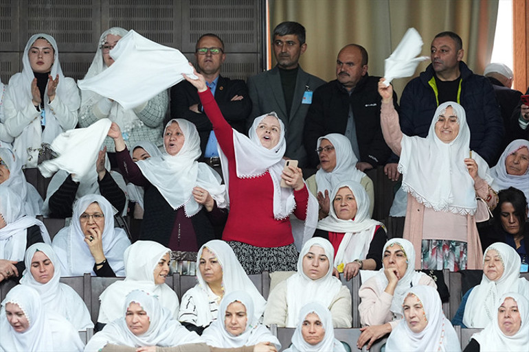 Cumhurbaşkanı Erdoğan: Depremzedelere ev faizsiz olacak