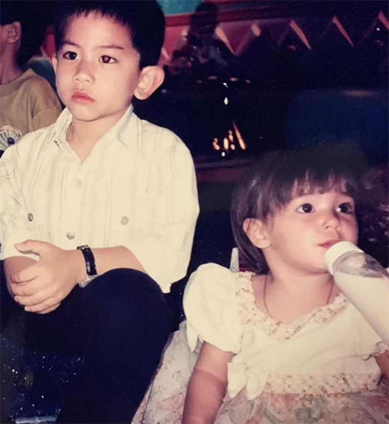 Anne ve babası dualarla evlenmişti... Hepinize maşallah... Hayırlı olur inşallah... İlk aile pozu