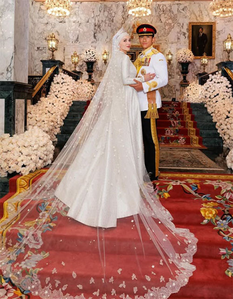 Anne ve babası dualarla evlenmişti... Hepinize maşallah... Hayırlı olur inşallah... İlk aile pozu