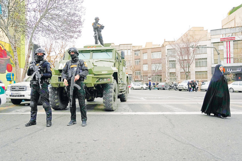 Pezeşkiyan İslam Devrimi’nin yıldönümünde konuştu: Protestoları dinlemeliyiz
