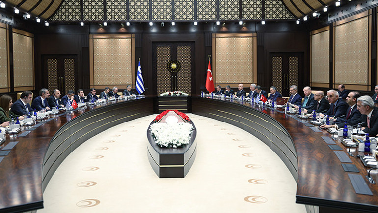 Cumhurbaşkanı Erdoğan ve Miçotakis görüşmesinin perde arkası: Yunan basını, tesbih ve albüm detaylarını yazdı