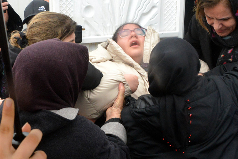 Kahramanmaraşta vahşet Ayrılmak isteyen sevgilisini otomobilde boğarak katletti... Cenazede yürek yakan anlar