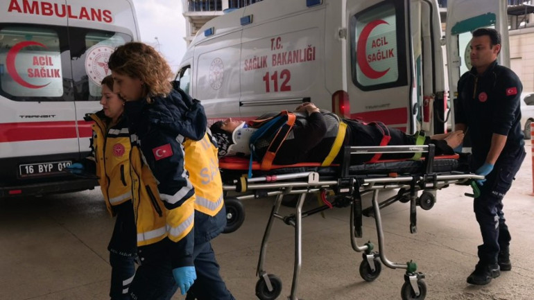  Temizliğe gelen kadın ikinci kattan düşüp yaralandı