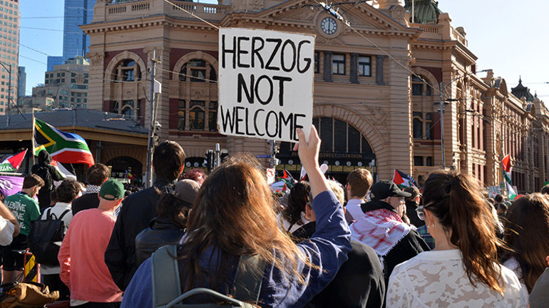 İsrail Cumhurbaşkanı Herzog, Avustralyada göstericilerle tartıştı