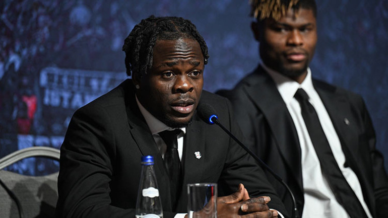 Beşiktaşın yeni transferleri imza töreninde konuştu: Gelişim zor oldu ama...