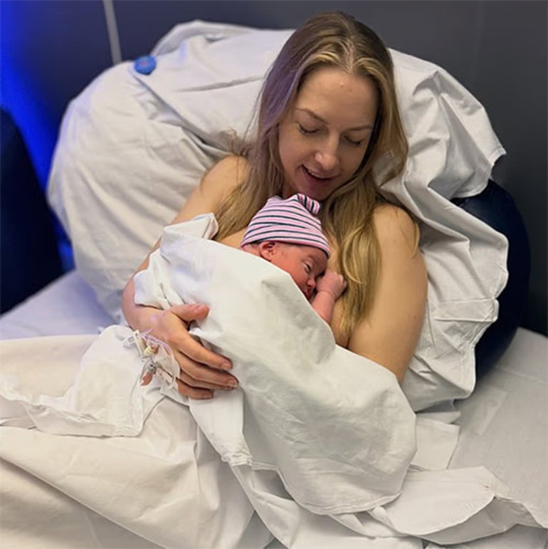  Anne oldum sayın seyirciler