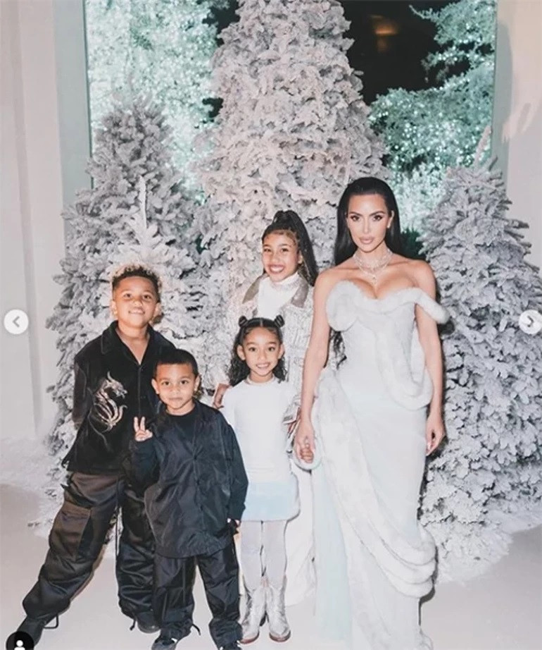 Makyajını sildi, bol eşofmanlarını giydi… Evlat bu, başka şeye benzemez… Anne kız alışveriş turunda