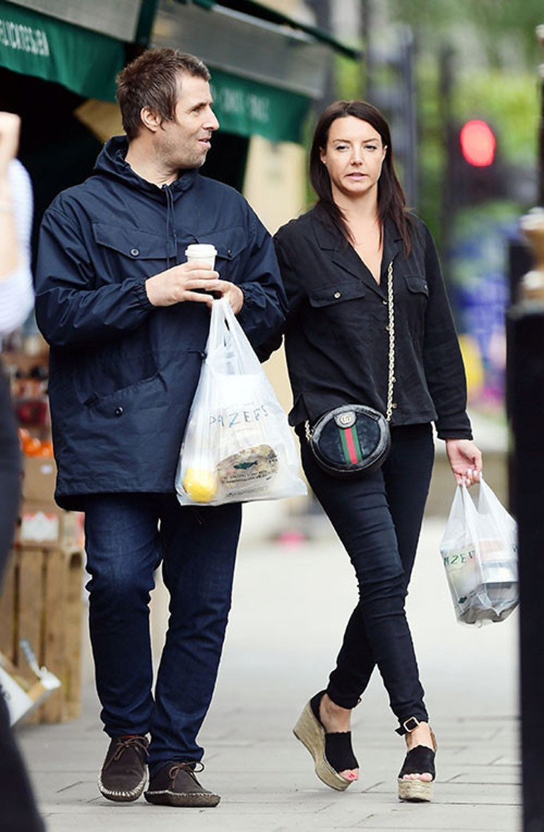 Aşk çocuğu ünlü şarkıcıya pahalıya patladı: Madem evlenmedik, kızım için daha çok para ver