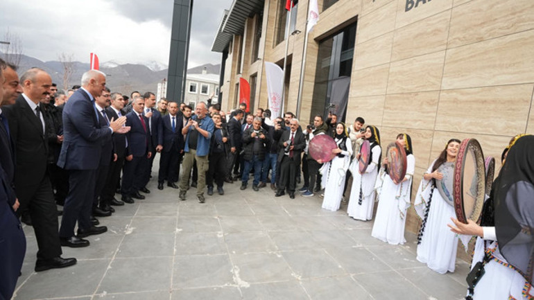 Bakan Ersoydan Batmana kültür hamlesi Yaşayan Kütüphane vizyonu büyüdü