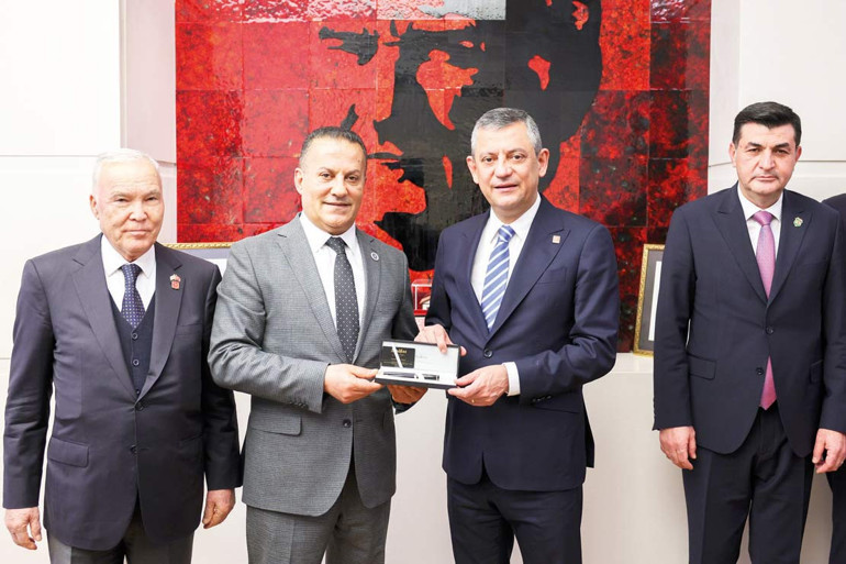 Özel, Diyarbakır heyetini kabul etti