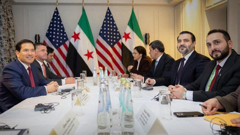 Almanyada Macron ile terör örgütü SDG/YPG elebaşı Abdi kucaklaştı