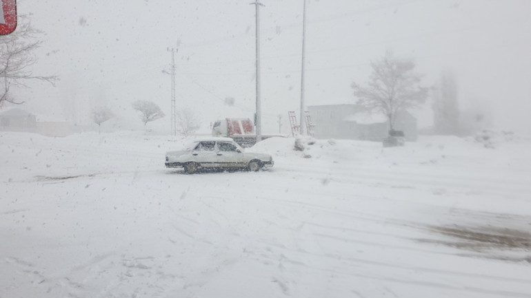 Meteoroloji bölge bölge uyardı: Kuvvetli yağış ve fırtınaya dikkat | Yeni hafta için rapor açıklandı
