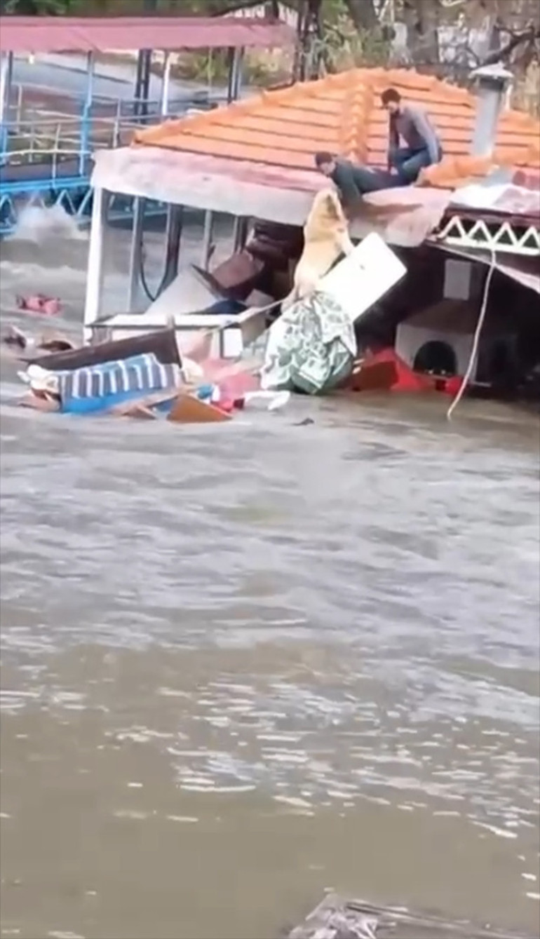 Antalyada kuvvetli yağış | Riskli alandaki vatandaşlar tahliye edildi, barınakta mahsur kalan köpekler kurtarıldı