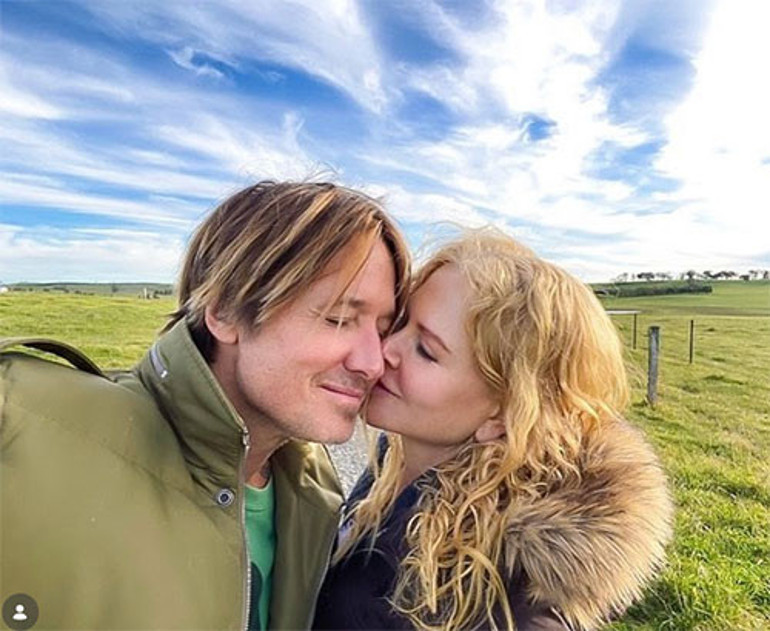 Yatakta tek başına