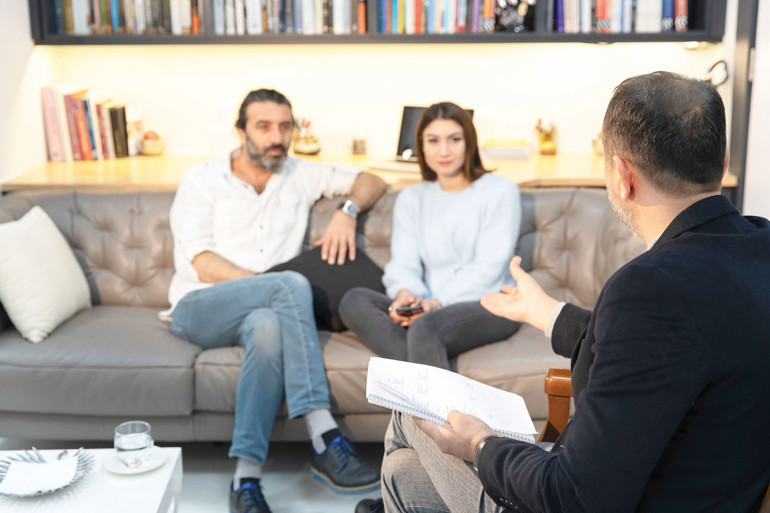 ‘Yeni çağın hastalığı narsistik birliktelikler’