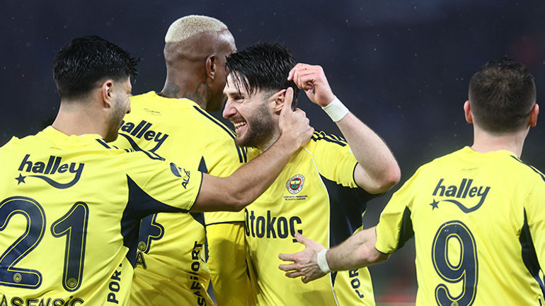 Trabzonspor galibiyetinin ardından Fenerbahçe ve Tedescoya övgü: Şahane bir Nottingham Forest provası, Kritik maçta 3 puandan fazlası