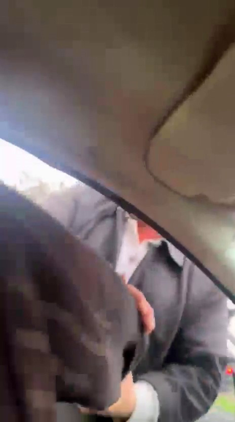 Esenyurt’ta servis şoförü trafik tartışmasında otomobil sürücüsüne saldırdı