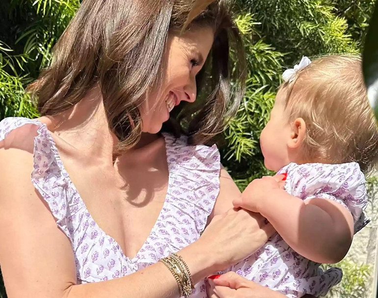 Mutlu evlilikleri 6 yılda 3 çocukla taçlandı… Yakışıklı kocasına aşk hediyelerini eliyle hazırladı