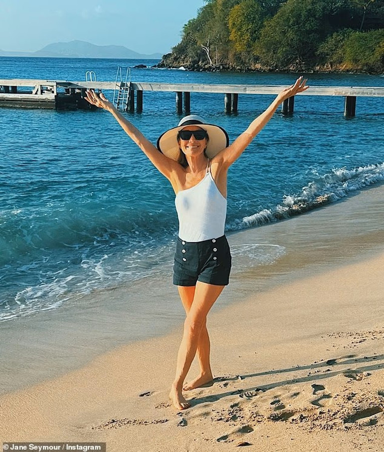 75 yaşına bastı ama hala genç kız gibi… Ünlü oyuncu bir günde neler yediğini anlattı