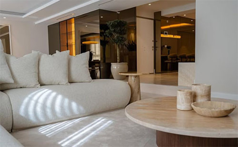 Mağazaya giren zengin adam hayatını değiştirdi... Aşık olunca hayalleri gerçekleşti... Buraya ev demek büyük haksızlık