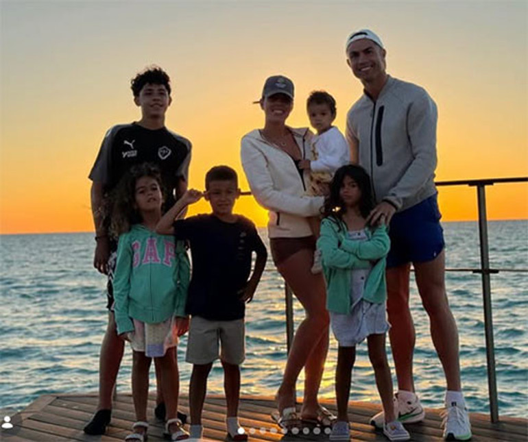 Mağazaya giren zengin adam hayatını değiştirdi... Aşık olunca hayalleri gerçekleşti... Buraya ev demek büyük haksızlık