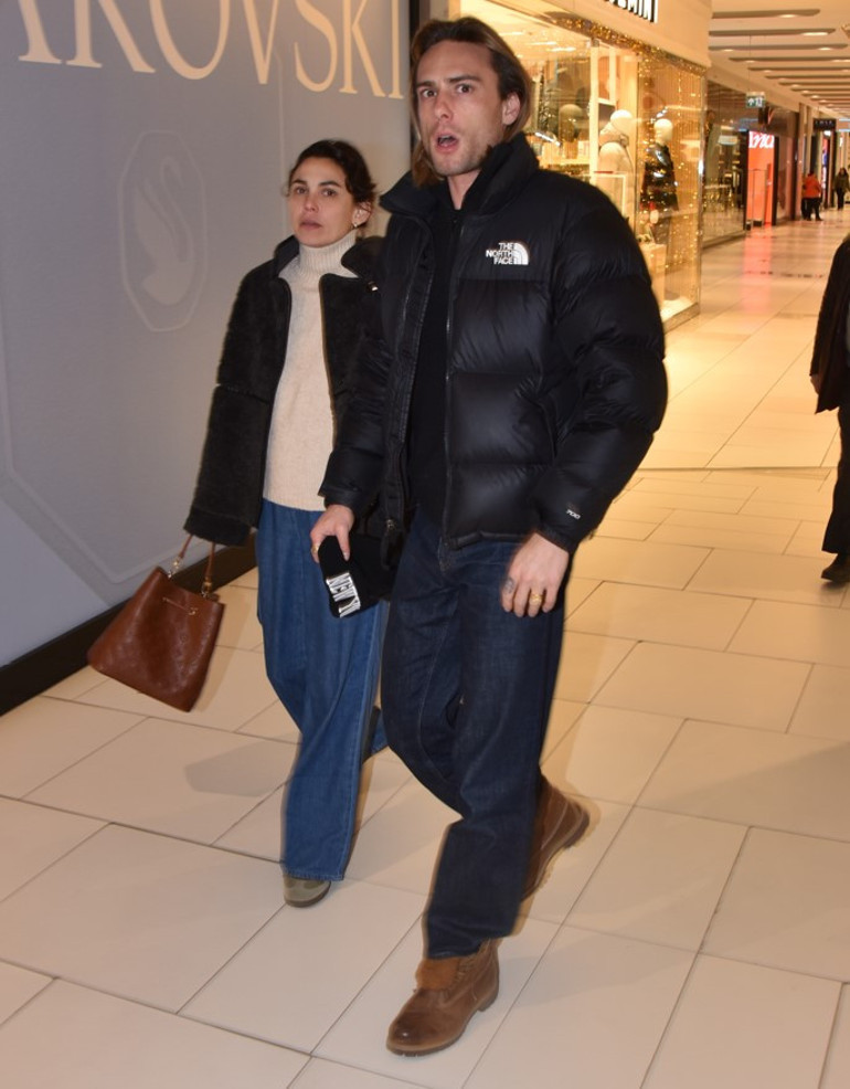 Rafael Cemo Çetin kız arkadaşıyla.... Çekmeyin bizi