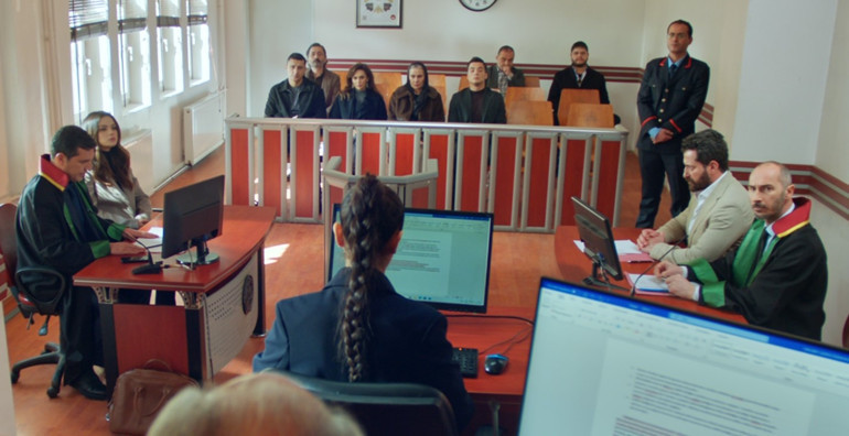 Uzak Şehir’de karar celsesi Alya ve Boranın boşanmalarına...