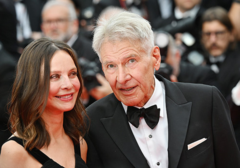 İlk gördüğünde şehvet düşkünü ihtiyar diye düşünmüştü... 22 yıl geçti, aşkları hala ateşli: 80lik oyuncunun kalp çarpıntısı uzaklardan duyuldu