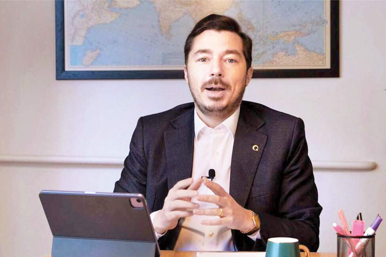 Kim kime yaklaşıyor, kim kimden uzaklaşıyor