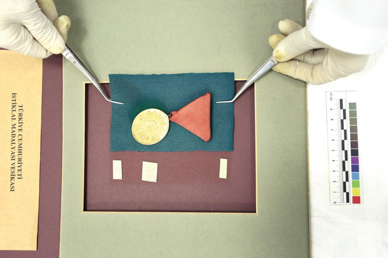 Kabataş’ın İstiklal Madalyalı öğretmeni Galip Baba’nın mirası emin ellerde