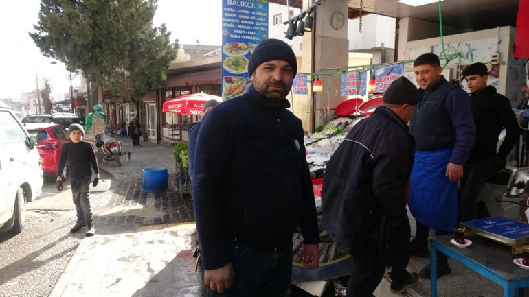 Kiliste satışa çıktı, bir vatandaş sevinçten çiğ çiğ yedi