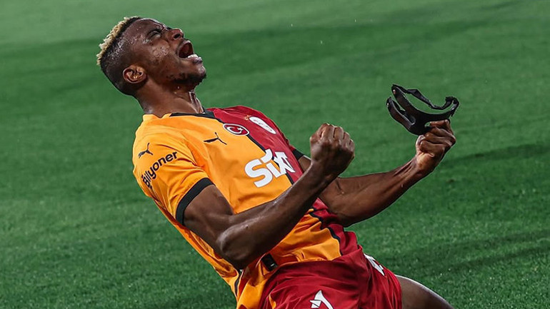 Victor Osimhen, Napoliden ayrılış ve Galatasaraya transfer sürecinde yaşananları ilk kez anlattı: Bana köpek muamelesi yaptılar Irkçı hakaretlere uğradım