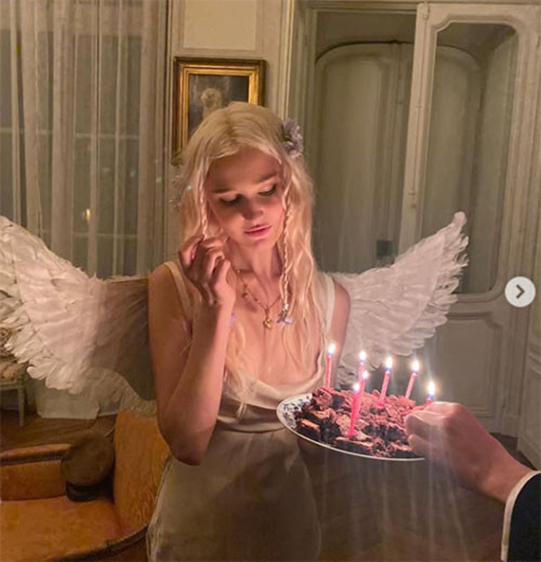 İki milyarlık genç birbirine tutuldu... Aşkta bile para parayı çekti