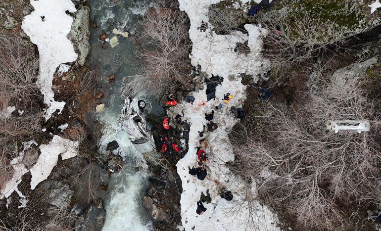 Bitliste korkunç kaza: 3 can kaybı, 5 yaralı