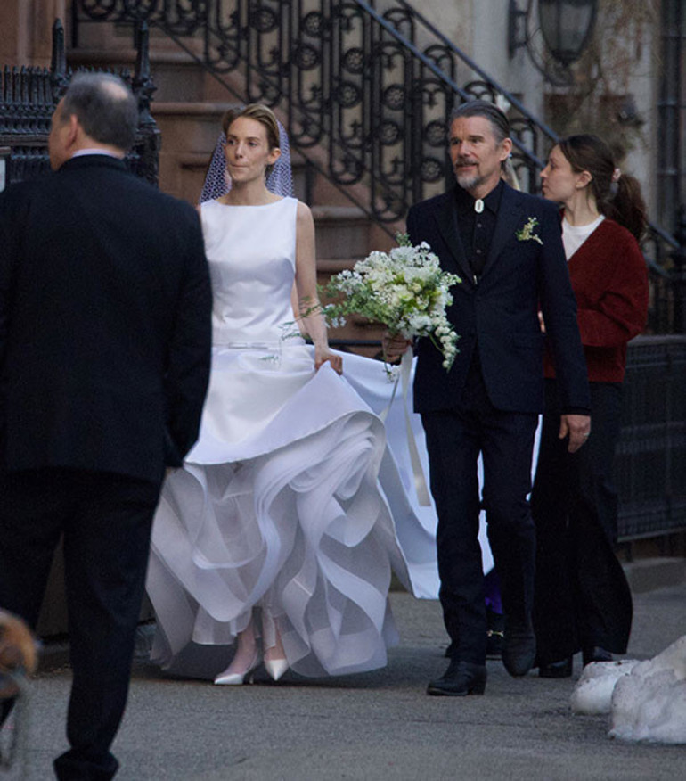 Mutluluk arayan arkadaşıyla aşk yaşasın demişti... Sözünü tuttu, damadı koluna takıp telli duvaklı gelin oldu…