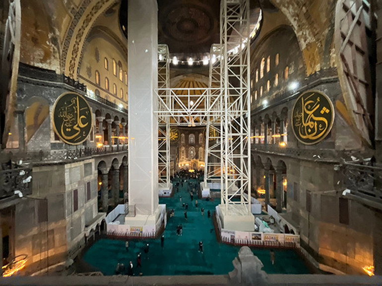 Ayasofya-i Kebir Camii Ramazan’da ibadete hazır