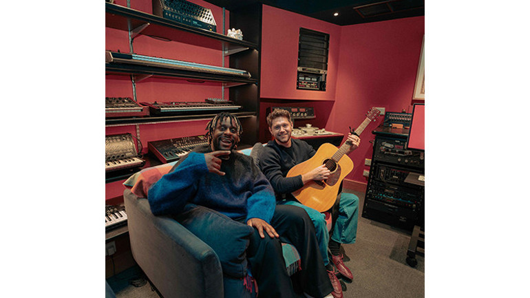 Altın Günden Neşet Ertaşa saygı