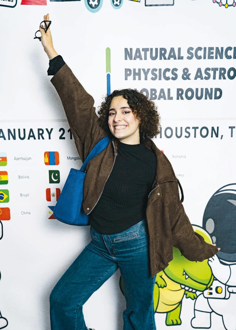 Bilim Olimpiyatları’nda Şampiyon Ayşe Naz