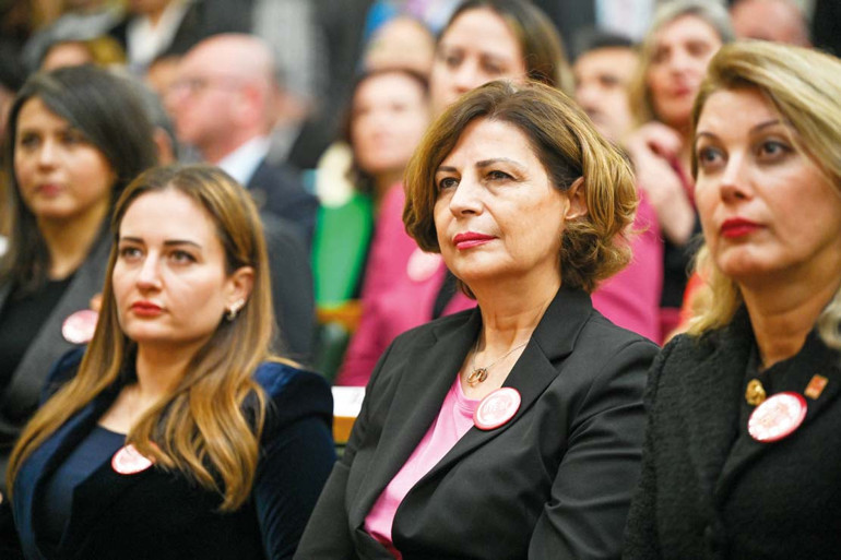 Özel’den Ramazan önerisi: Siyasette sesleri biraz kısalım